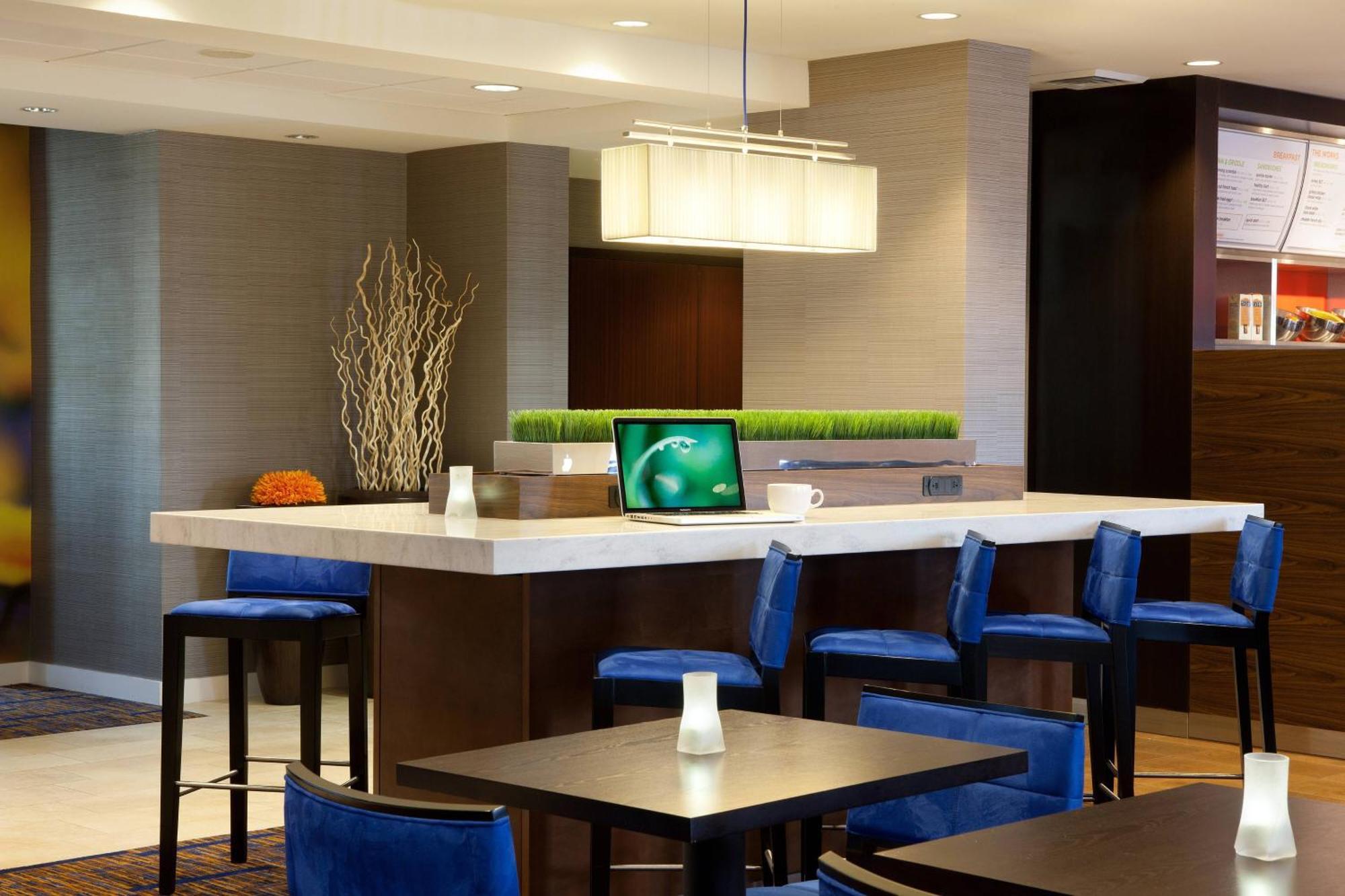Courtyard By Marriott Oakland Airport Hotel Exterior foto