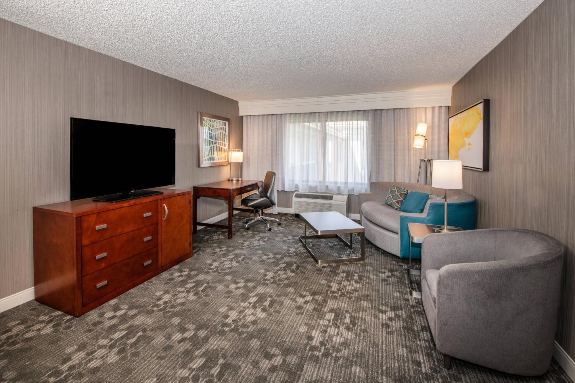 Courtyard By Marriott Oakland Airport Hotel Exterior foto
