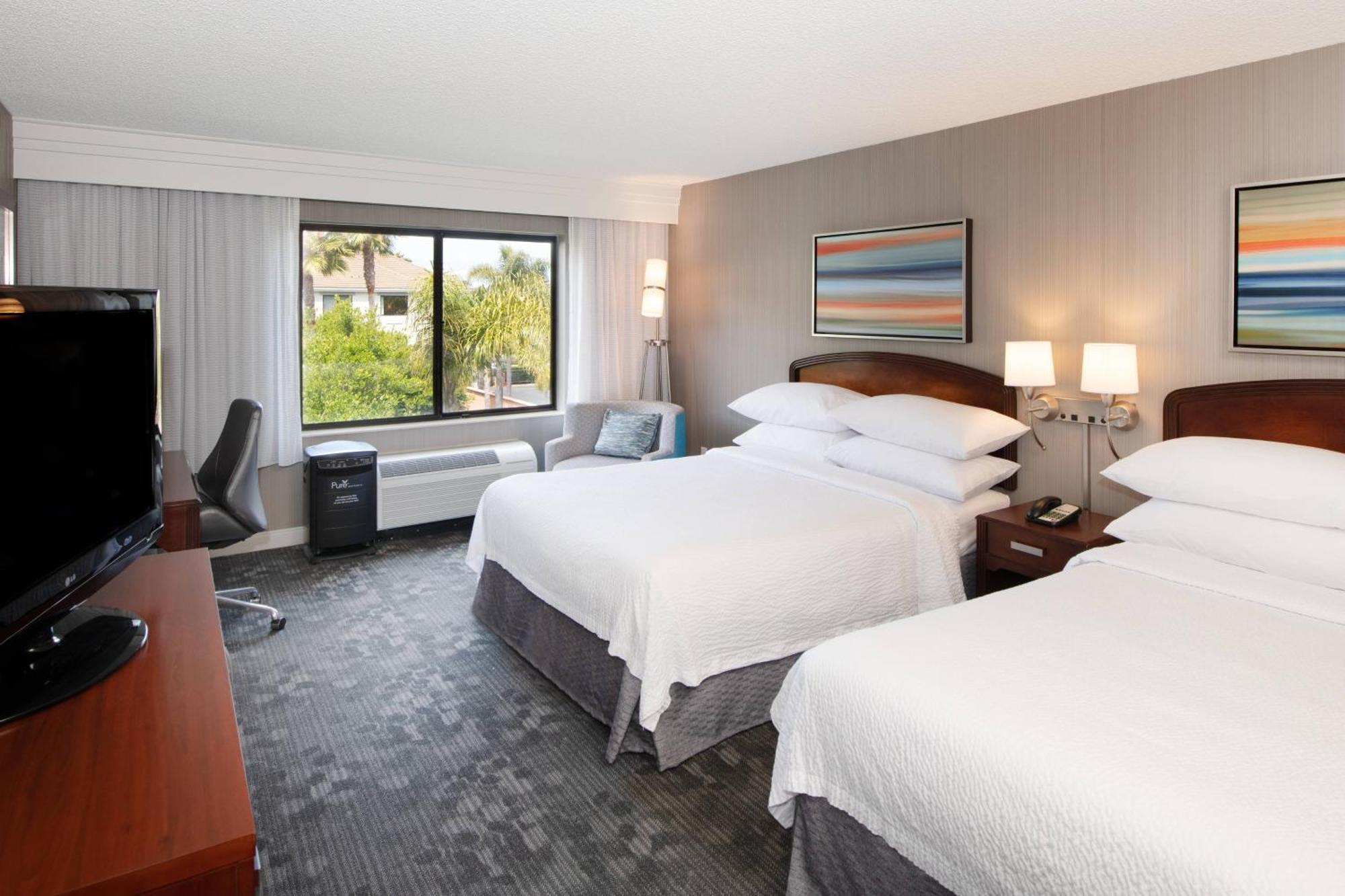 Courtyard By Marriott Oakland Airport Hotel Exterior foto