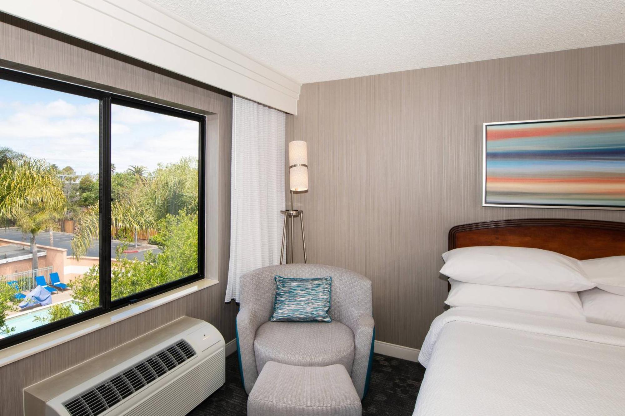Courtyard By Marriott Oakland Airport Hotel Exterior foto