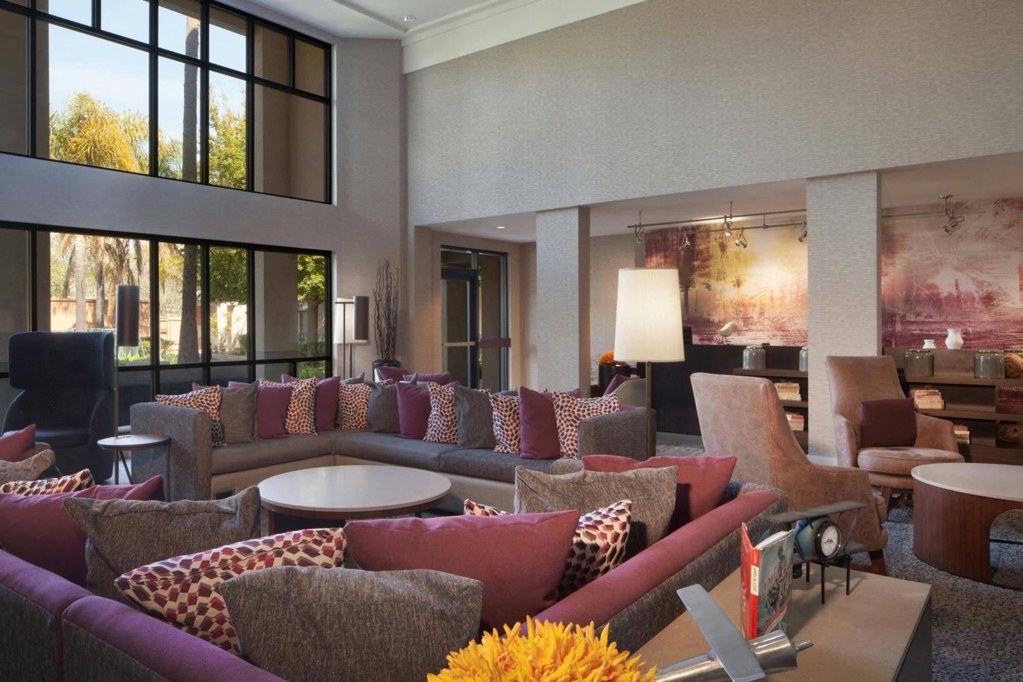 Courtyard By Marriott Oakland Airport Hotel Exterior foto