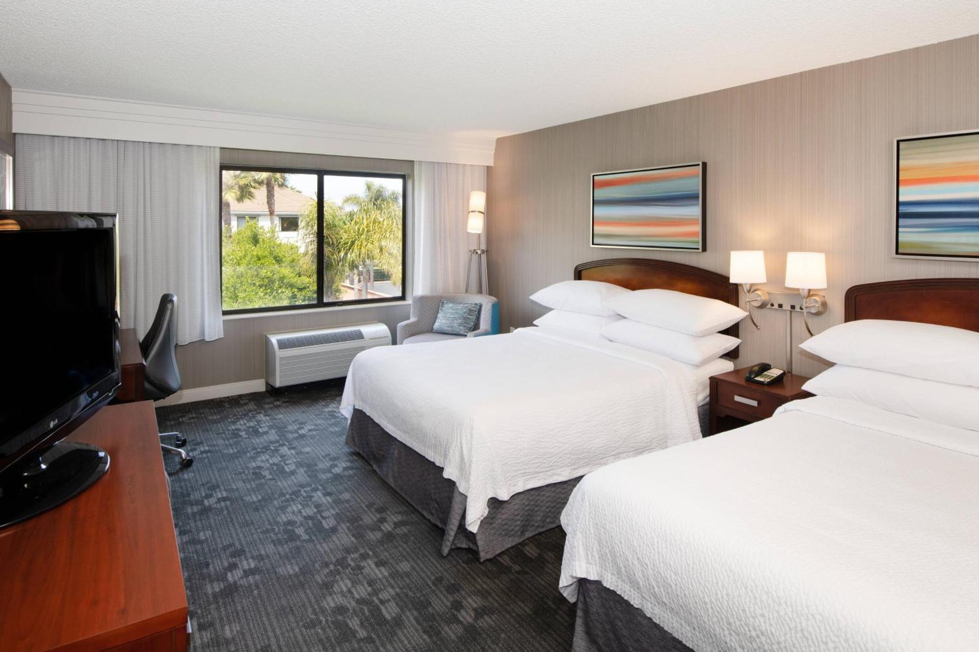 Courtyard By Marriott Oakland Airport Hotel Exterior foto