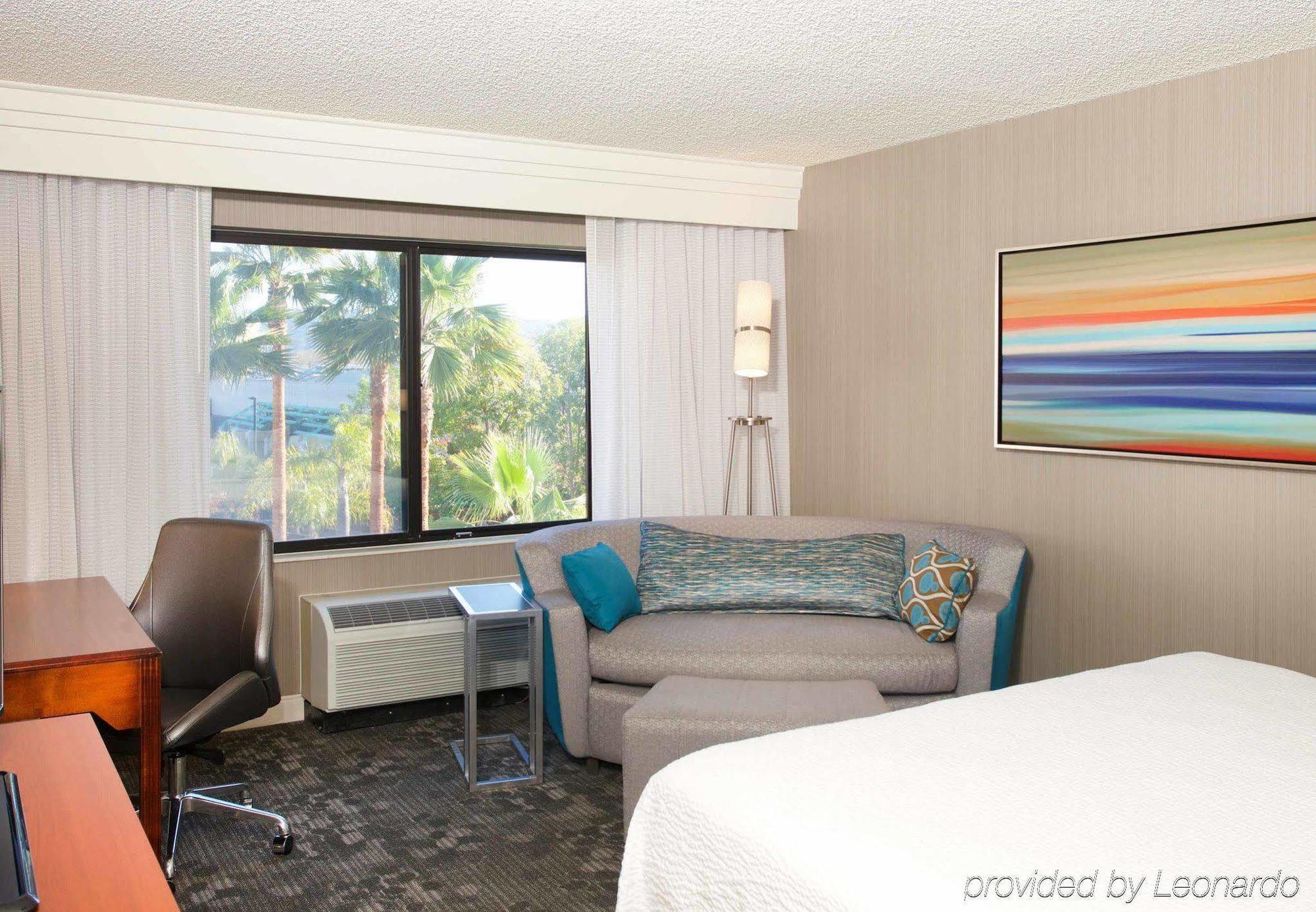 Courtyard By Marriott Oakland Airport Hotel Exterior foto